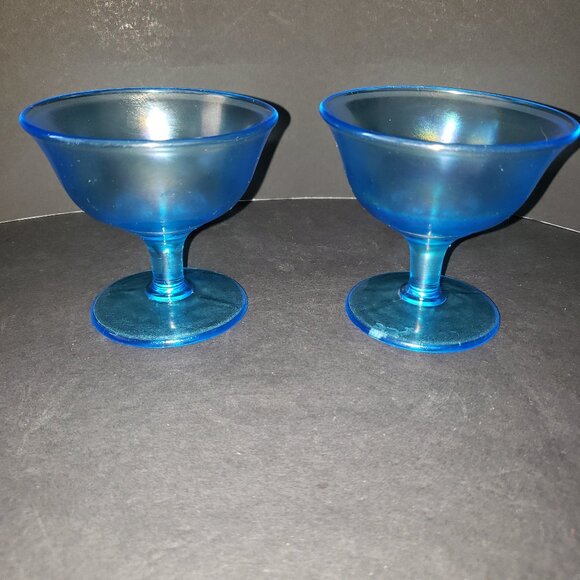 Vintage Fenton Stretch Blue Sherbert Champagne Glasses 3.5" high - Picture 1 of 3